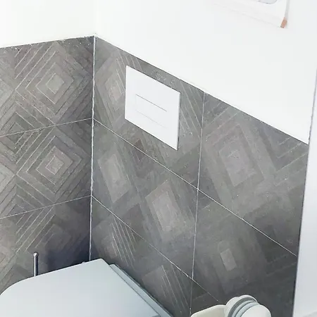 3b Mondello アパート